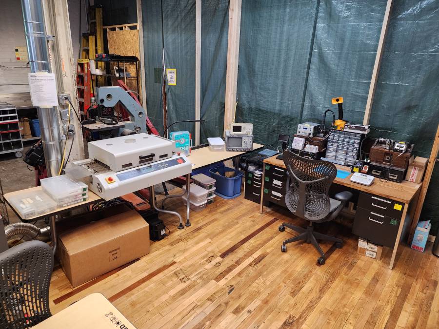 electronics-lab.jpg electronics-lab.jpg